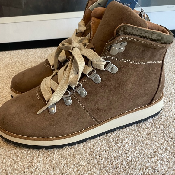NWT Universal Thread Boots. - Picture 2 of 6